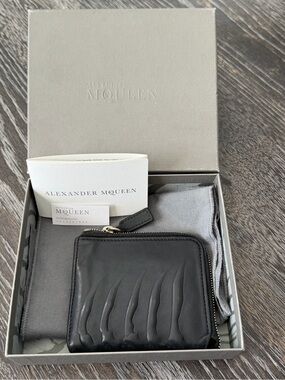 Alexander McQueen Soft Mutt Zip Wallet Black Leather 486430 Complete Set